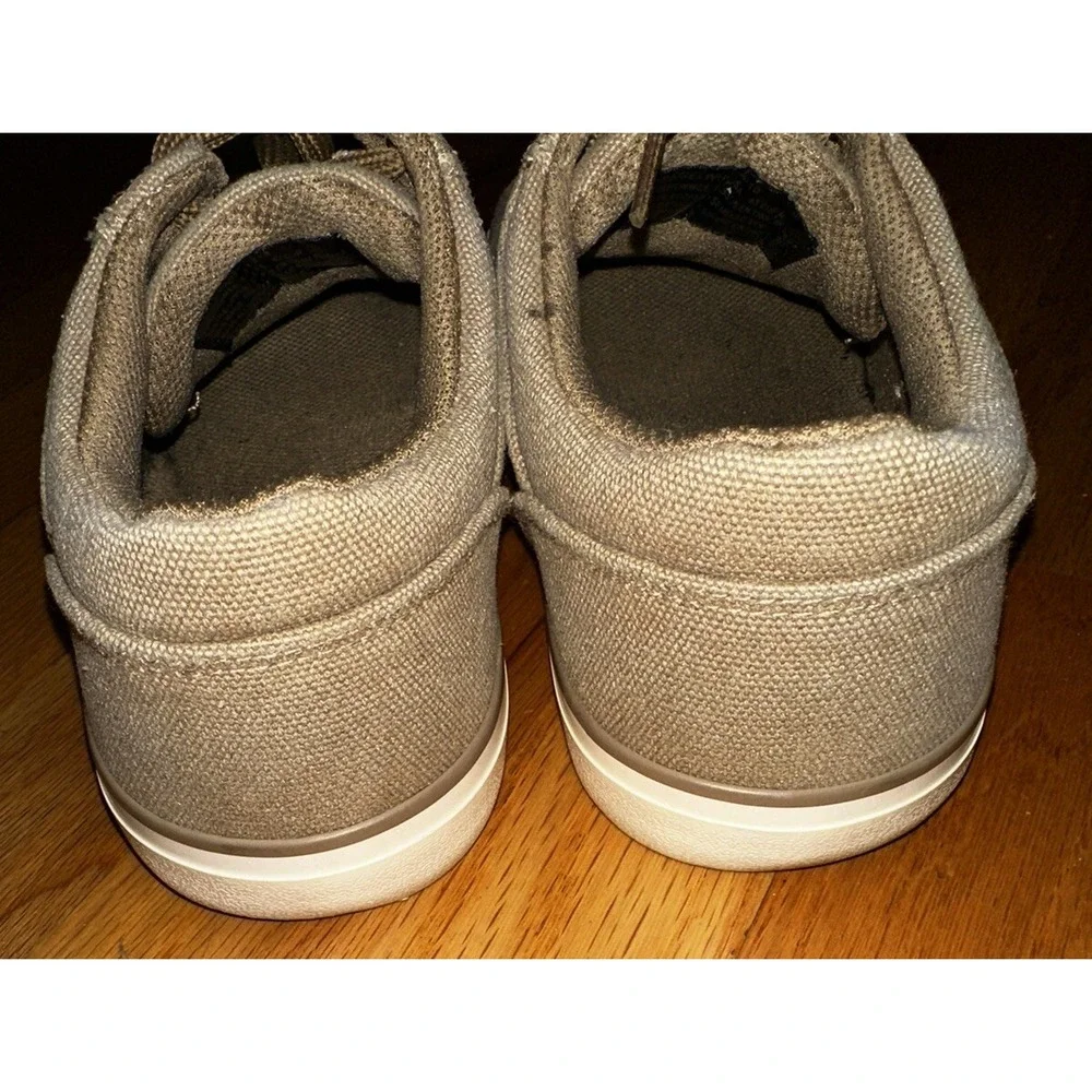 Lugz men's brown size‎ 9.5 skater shoes MREGELWHC-2910 Excellent Tan